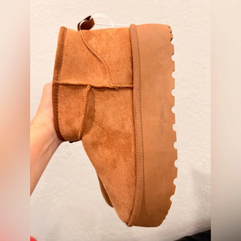 Olivia + Kate Low Slung Faux Fur Lined Platform booties Sz 10 terracota color